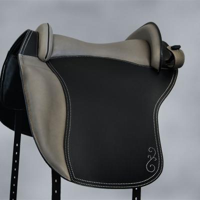 Dressage 103 Schwarz London rau